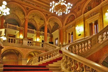 Excursão Cultural Privada de Budapeste – Parlamento e Ópera